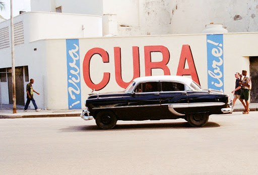 A car in Cuba &#8211; es