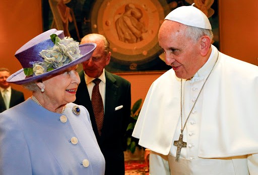 Pope Francis with Queen Elizabeth II &#8211; es