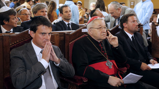 Manuel Valls, ministre de l’intérieur et le cardinal André Vingt-Trois, archevêq &#8211; es