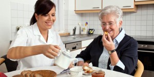 ¿Qué sucede con la alimentación de las personas mayores?