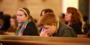 12 maneras de apoyar a las personas con enfermedad mental en la Iglesia