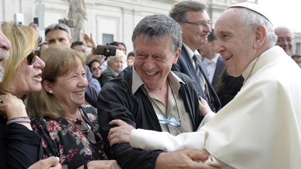 POPE FRANCIS MEETS JORGE MILIA