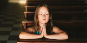 Oraciones de la infancia que te devuelven a Dios