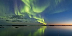 Un piloto desvía el avión para que unos recién casados vean una aurora boreal