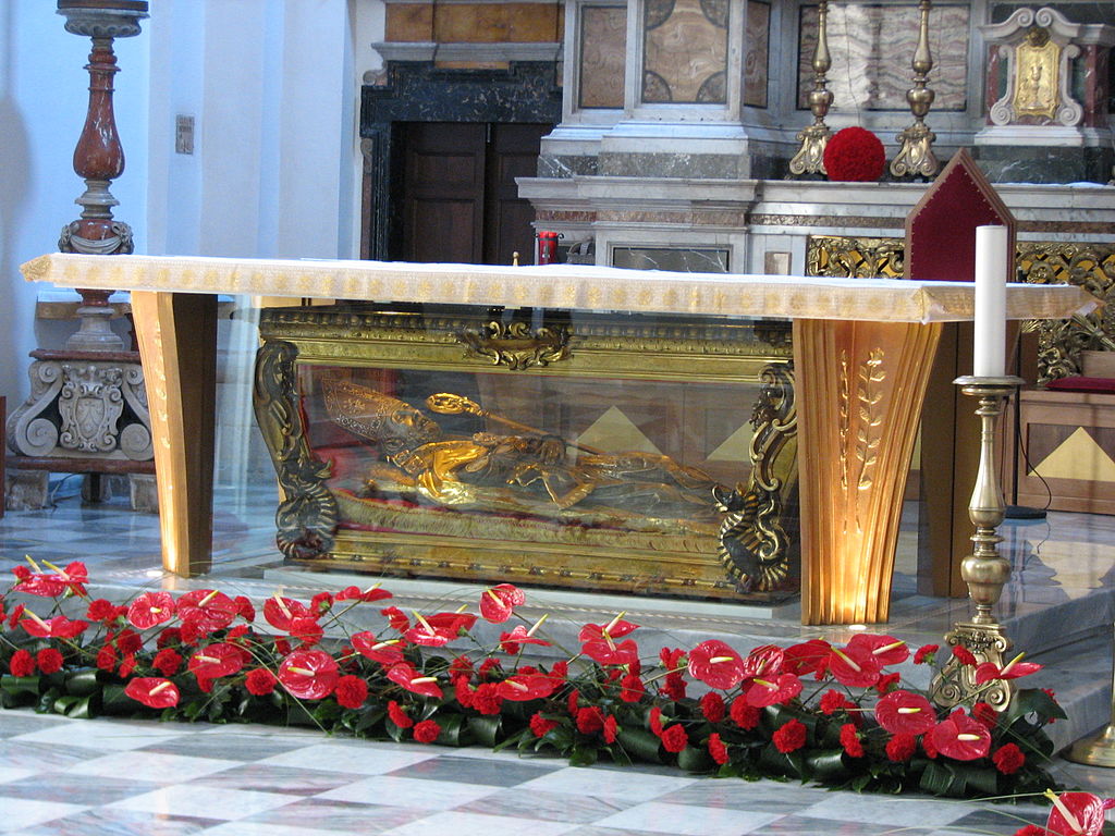 Basilica_di_San_Valentino,_Terni,_Italia_-_altare