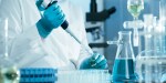 Científico trabajando en un laboratorio