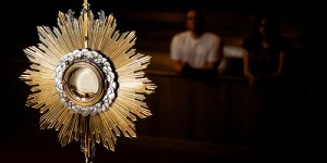 Vaticano dice no a “comunión eucarística” entre católicos y protestantes