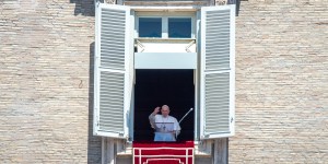 ¿Qué Papa inauguró la tradición de rezar el Ángelus en San Pedro?