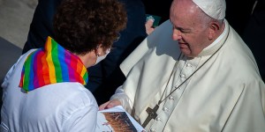 “El Papa ama a sus hijos homosexuales tal como son, hijos de Dios”