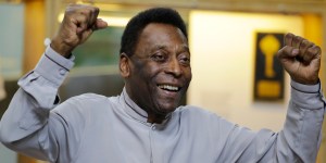 Pelé agradecido con Dios y en oración por la muerte del hijo de Roberto Carlos