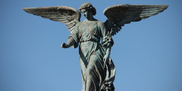 Las estatuas más bellas de ángeles y “casi ángeles” en el mundo