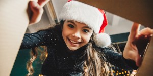 Qué dice una psicóloga sobre los niños y la espera de los regalos