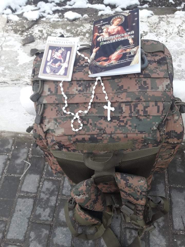 Różańce i medaliki dla żołnierzy na Ukrainie