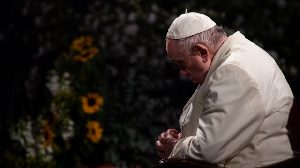 POPE-FRANCIS-VIA-CRUCIS-COLOSSEUM-Antoine-Mekary-ALETEIA