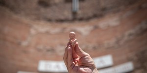 Este hombre pagó dos abortos; más tarde se hizo provida