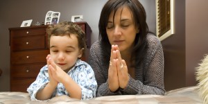 Una pequeña gruta de la Virgen para hacer con los niños en el mes de mayo