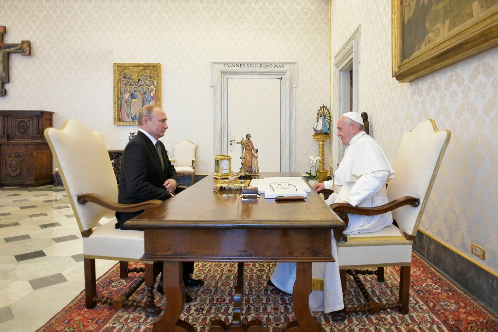 Pope-Francis-meeting-with-Russian-President-Vladimir-Putin-AFP