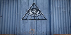 ¿Por qué el esoterismo y las teorías de la conspiración están ganando terreno?