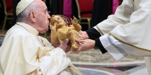 Dónde ver las celebraciones de Navidad y año nuevo del Papa