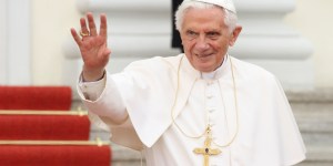 Oración para pedir la intercesión de Benedicto XVI