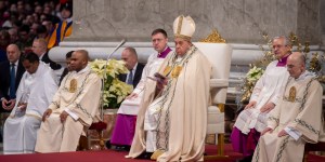 María es «el camino elegido por Dios», dice el Papa
