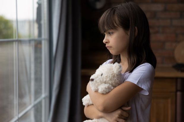niña triste