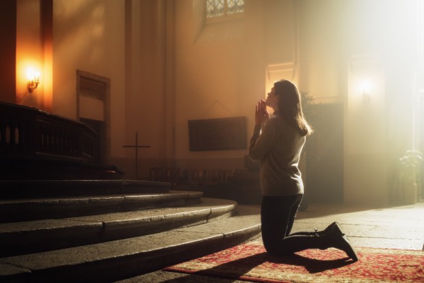 woman-pray-altar-church-