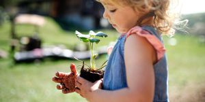Jardinería con niños para el crecimiento espiritual