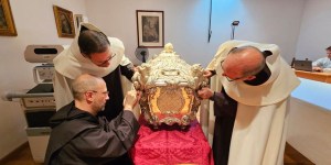 Investigadores comparten los hallazgos de los restos de Teresa de Ávila