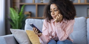 Síndrome FOMO: miedo a perderse algo en las redes sociales