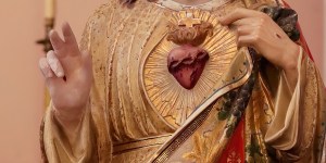 Los dos pilares de la devoción al Sagrado Corazón