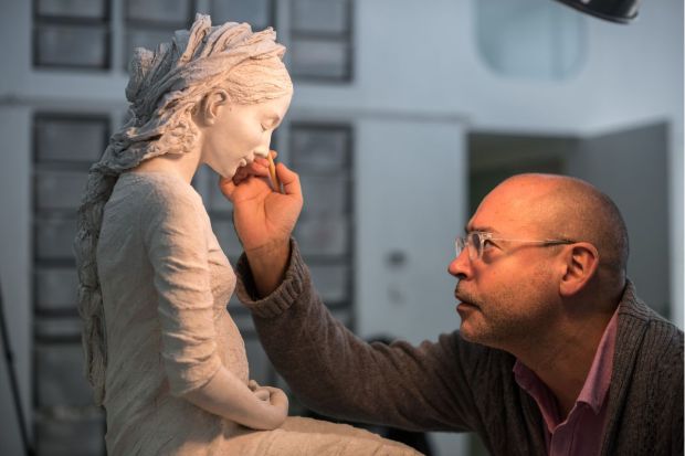 Virgen de Hakuna Madre de Hakuna Javier Viver escultor y fotógrafo